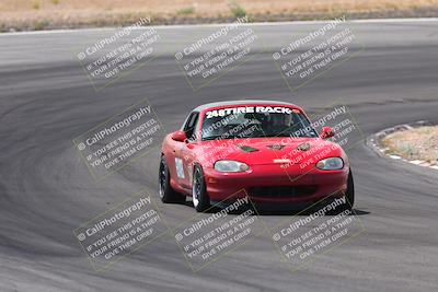 media/Jun-01-2025-CalClub SCCA (Sun) [[eae223c5dd]]/Group 1/Track Event 4/